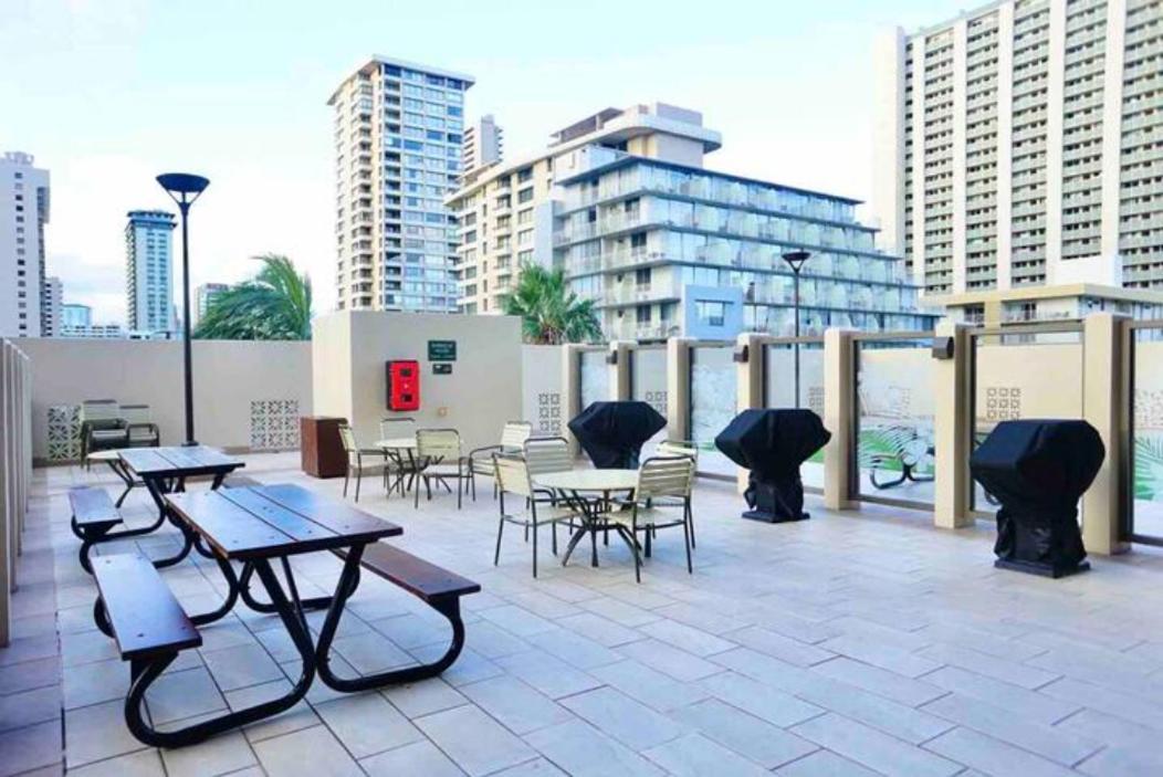 1414- Heart Of Waikiki With Kitchen - Free Parking - City View Гонолулу Екстер'єр фото
