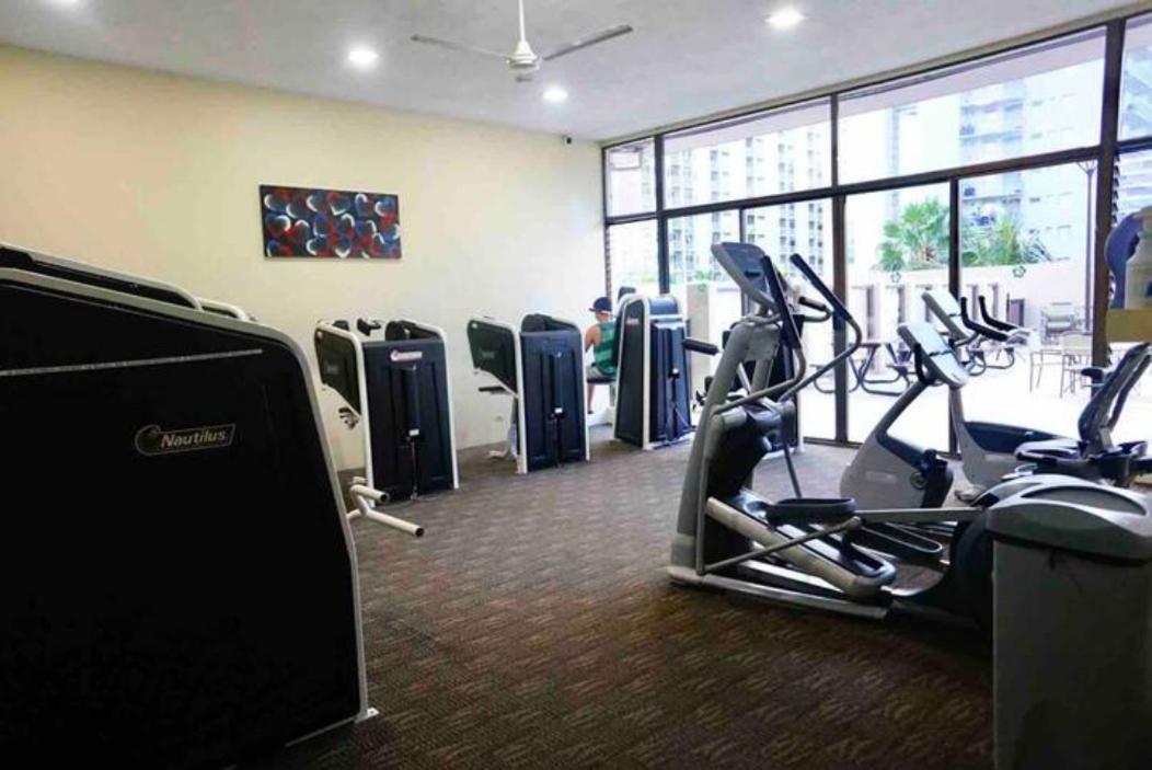 1414- Heart Of Waikiki With Kitchen - Free Parking - City View Гонолулу Екстер'єр фото
