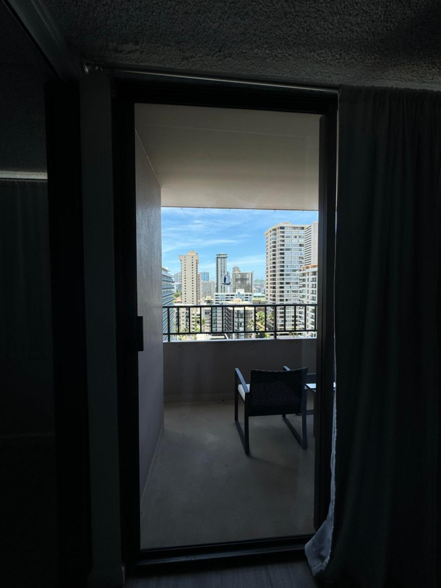 1414- Heart Of Waikiki With Kitchen - Free Parking - City View Гонолулу Екстер'єр фото